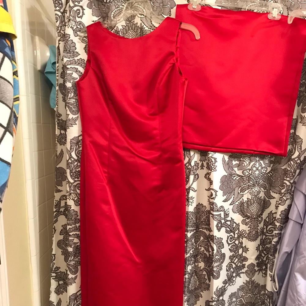 Satin fitted long dress with matching shawl
